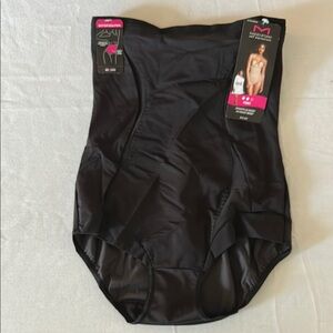 Maidenform Black Hi-Waist Brief